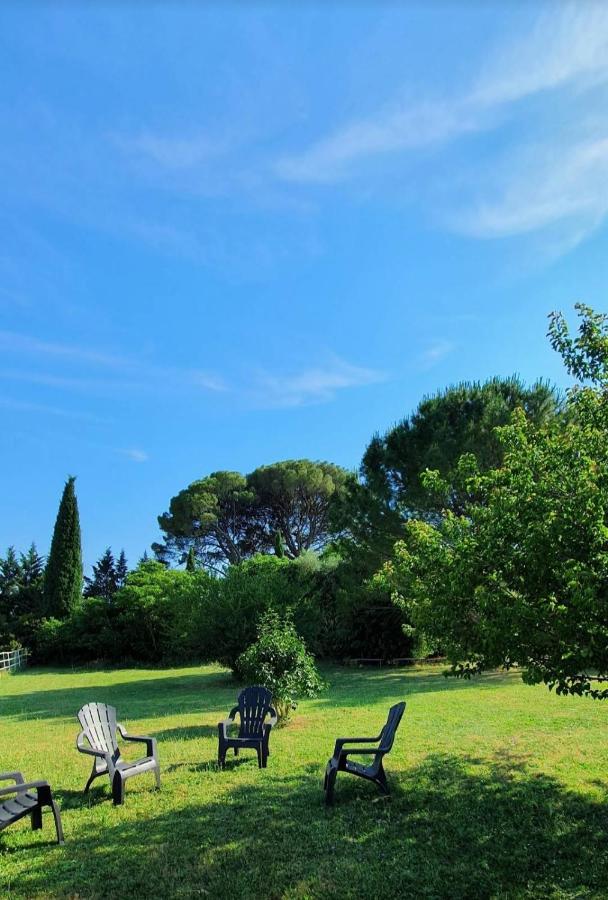 Bed and Breakfast Aux Berges Du Pont Du Gard Vers-Pont-du-Gard Exterior foto