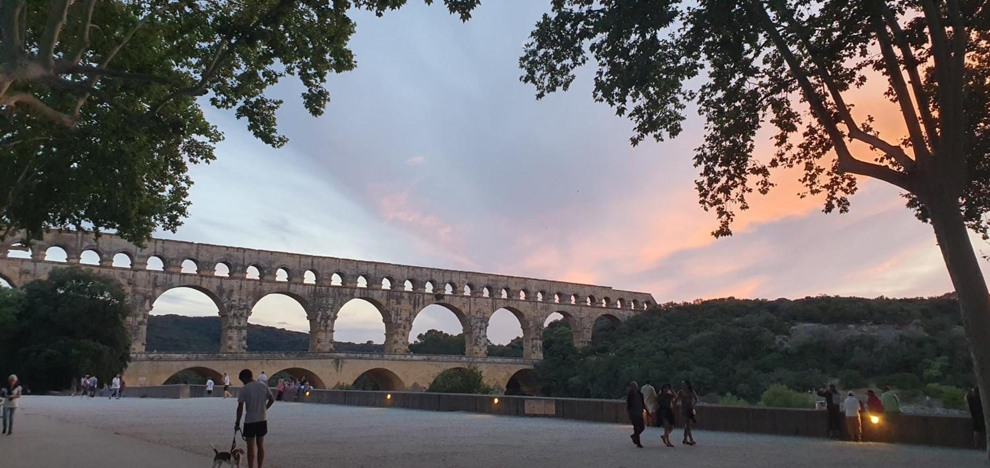 Bed and Breakfast Aux Berges Du Pont Du Gard Vers-Pont-du-Gard Exterior foto